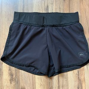 Women’s REI Size M. Active shorts. Worn 2x!